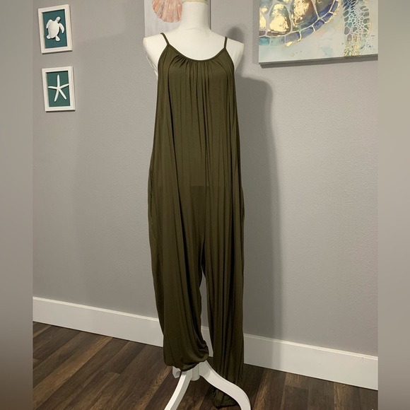 SHEIN BUNDLE - two lightweight jumpsuits! - Picture 1 of 10